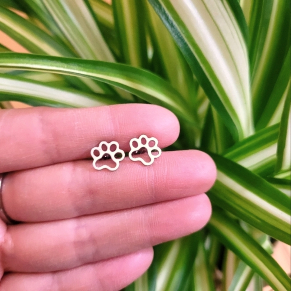 Set of cute dog paw shaped silver stainless steel earrings